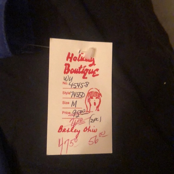 Shirt and skirt - Picture 3 of 3